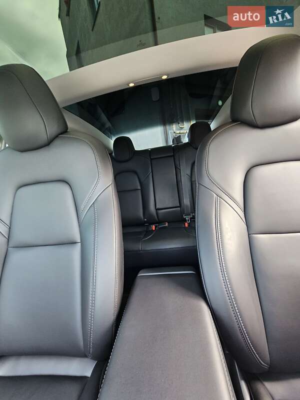 Седан Tesla Model 3 2021 в Ивано-Франковске