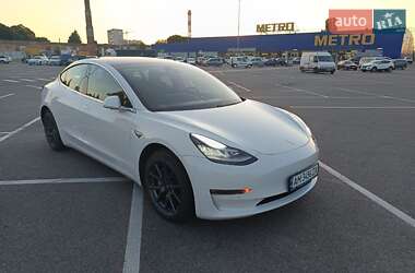 Седан Tesla Model 3 2018 в Житомирі