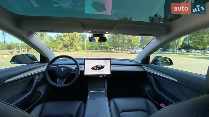Седан Tesla Model 3 2022 в Киеве
