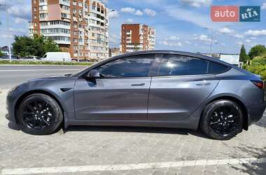 Седан Tesla Model 3 2022 в Почаеве