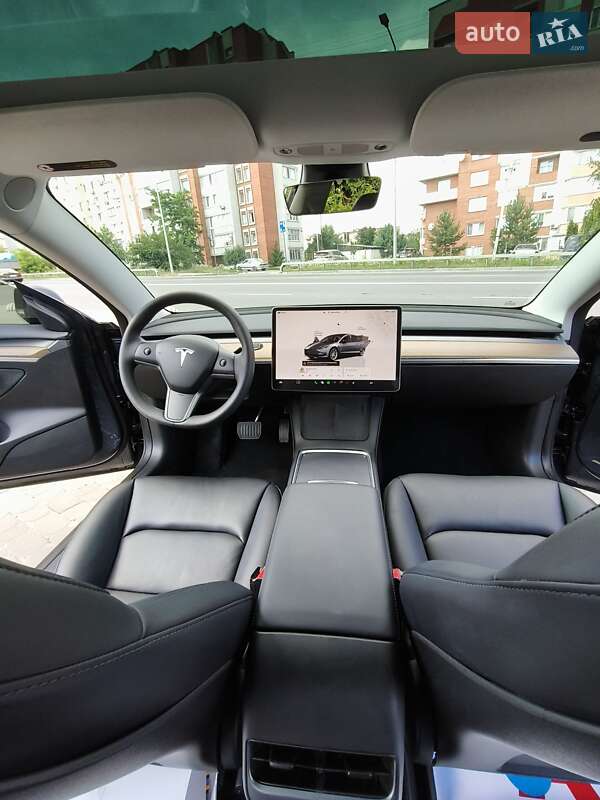 Седан Tesla Model 3 2022 в Почаеве