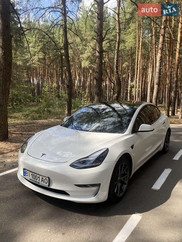 Tesla Model 3 2022