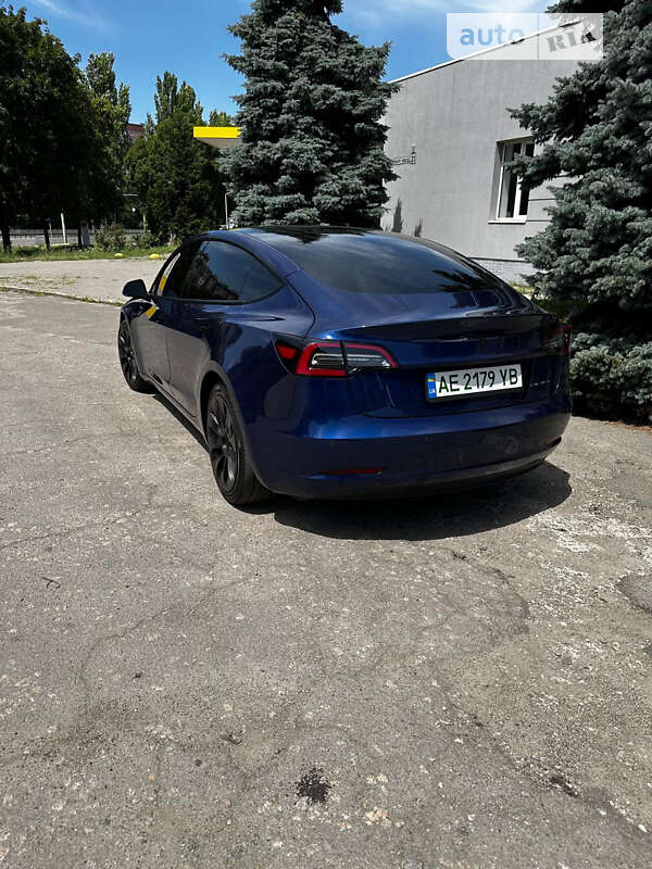 Седан Tesla Model 3 2022 в Днепре