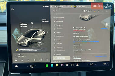 Седан Tesla Model 3 2023 в 