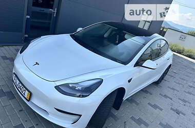 Седан Tesla Model 3 2021 в Хусті