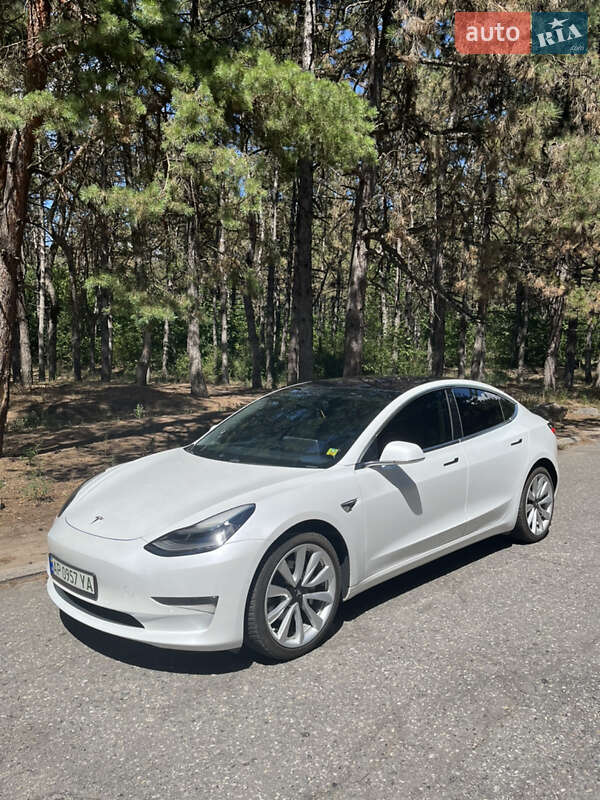 Tesla Model 3 2019