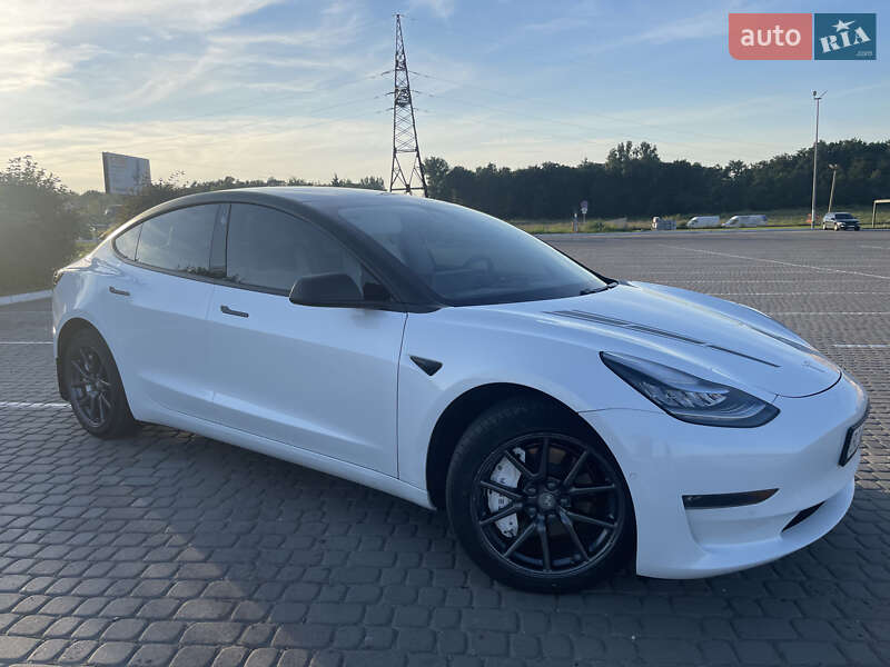 Tesla Model 3 2019