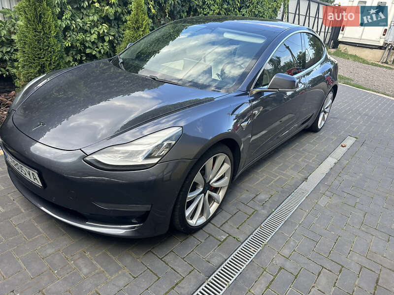 Седан Tesla Model 3 2019 в Луцке