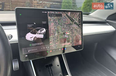 Седан Tesla Model 3 2019 в Луцке