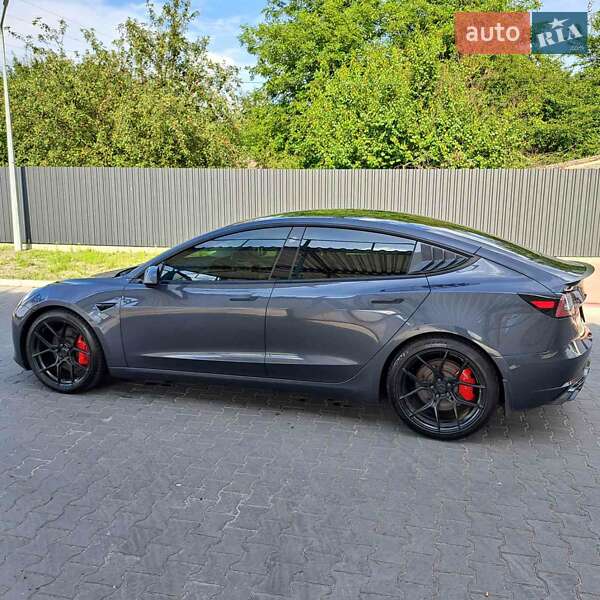 Седан Tesla Model 3 2021 в Ірпені