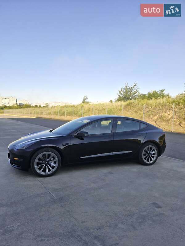Седан Tesla Model 3 2021 в Дніпрі
