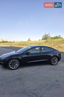 Седан Tesla Model 3 2021 в Дніпрі