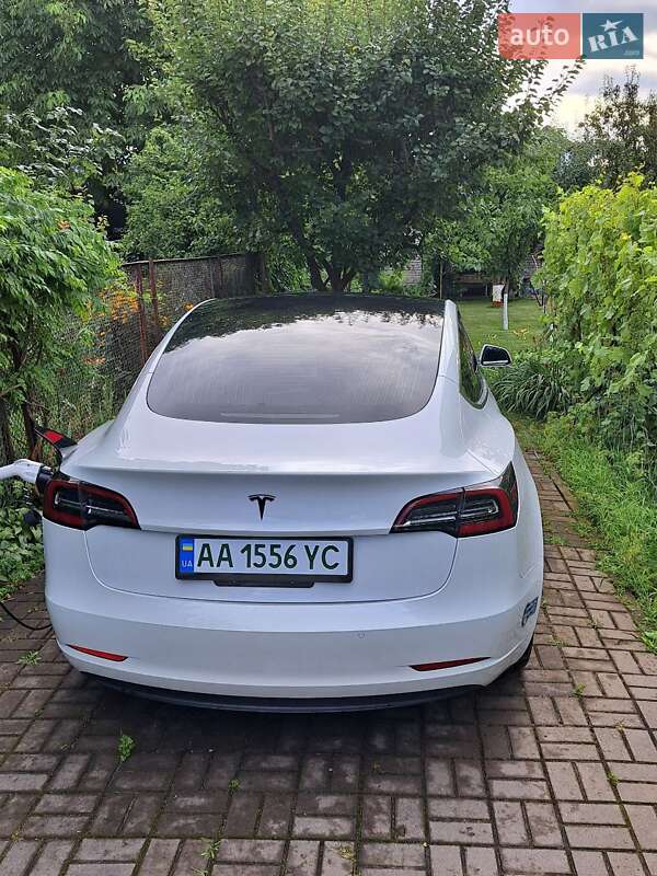 Седан Tesla Model 3 2020 в Киеве