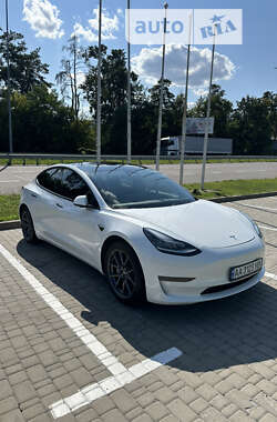 Седан Tesla Model 3 2020 в Киеве