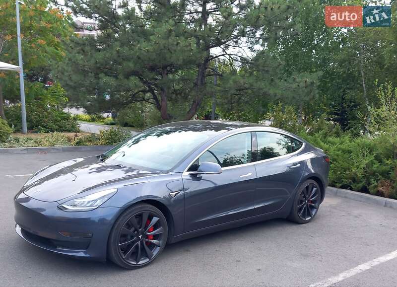 Седан Tesla Model 3 2019 в Дніпрі