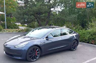 Седан Tesla Model 3 2019 в 
