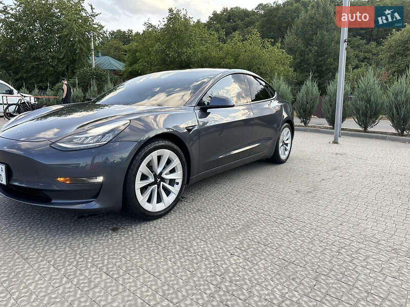 Tesla Model 3 2020