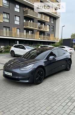 Седан Tesla Model 3 2021 в 