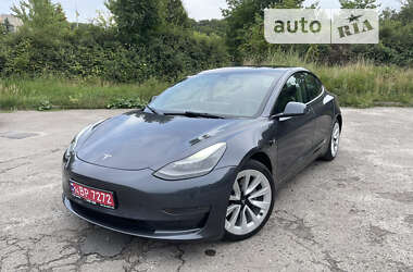 Седан Tesla Model 3 2022 в Львове