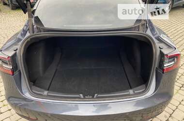 Седан Tesla Model 3 2022 в 