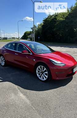 Седан Tesla Model 3 2018 в Львове