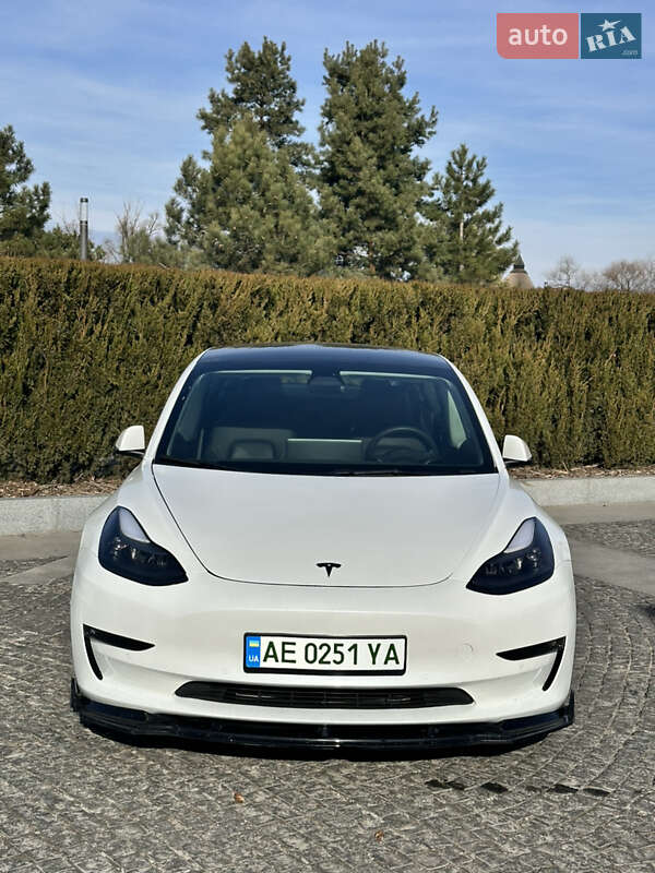 Седан Tesla Model 3 2022 в Днепре