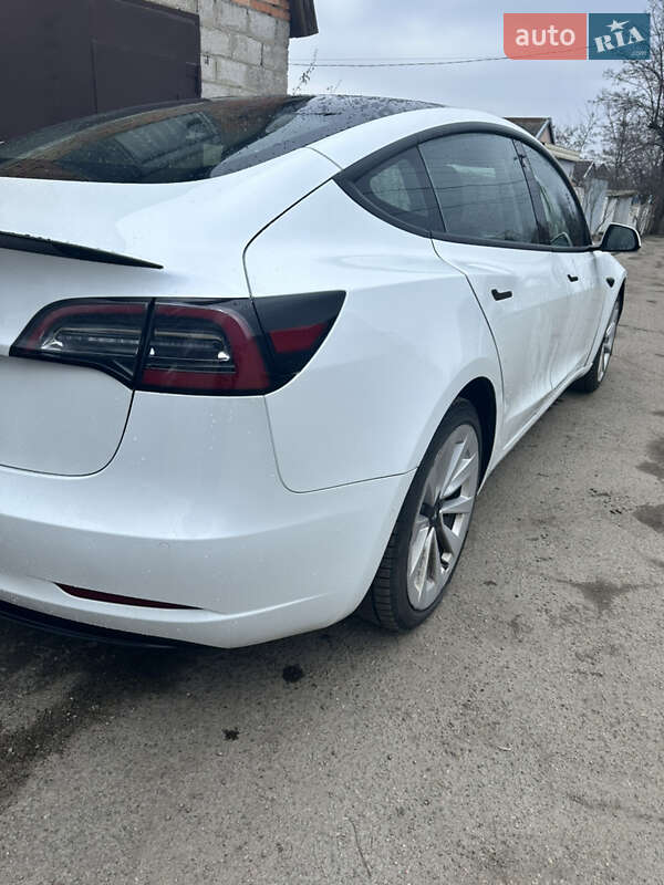 Седан Tesla Model 3 2022 в Днепре