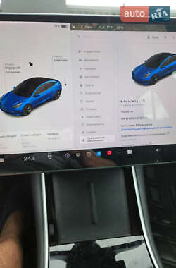Седан Tesla Model 3 2018 в Одесі
