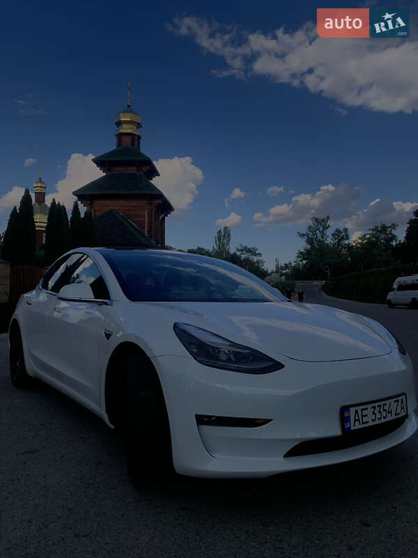 Седан Tesla Model 3 2018 в Днепре