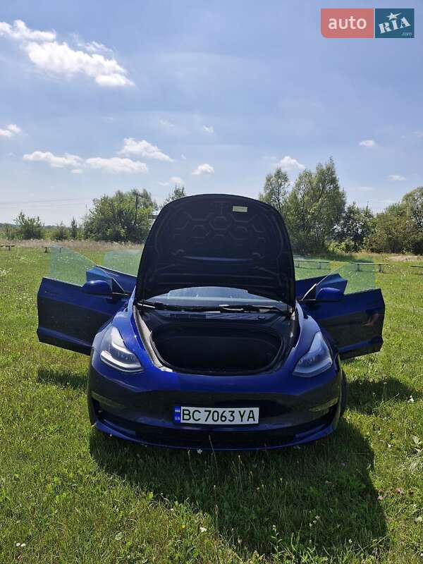 Седан Tesla Model 3 2022 в Миколаєві