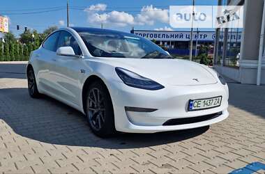 Седан Tesla Model 3 2020 в Чернівцях