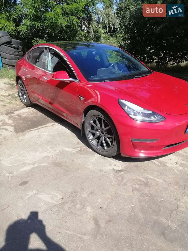 Tesla Model 3 2018