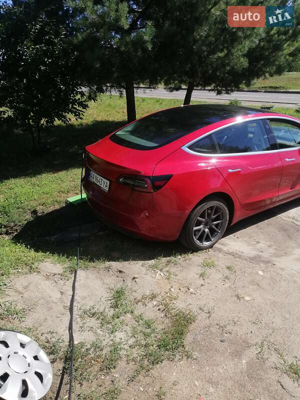 Седан Tesla Model 3 2018 в Киеве