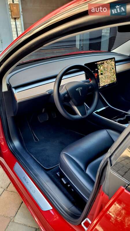 Седан Tesla Model 3 2019 в Николаеве