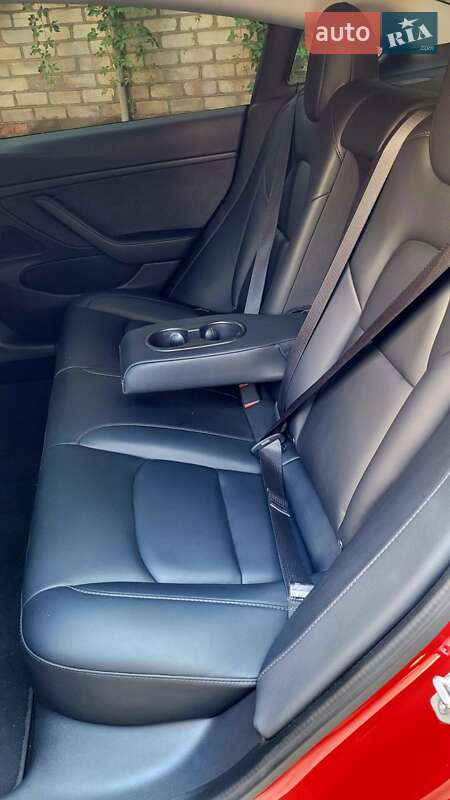 Седан Tesla Model 3 2019 в Николаеве