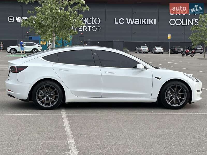 Седан Tesla Model 3 2020 в Києві фото 24 Седан Tesla Model 3 2020 в Києві