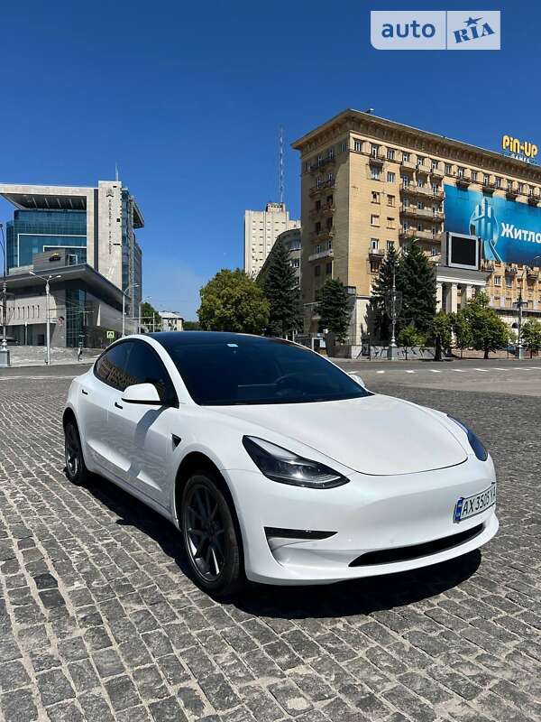 Tesla Model 3 2021