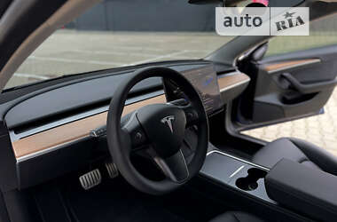 Седан Tesla Model 3 2023 в Ивано-Франковске