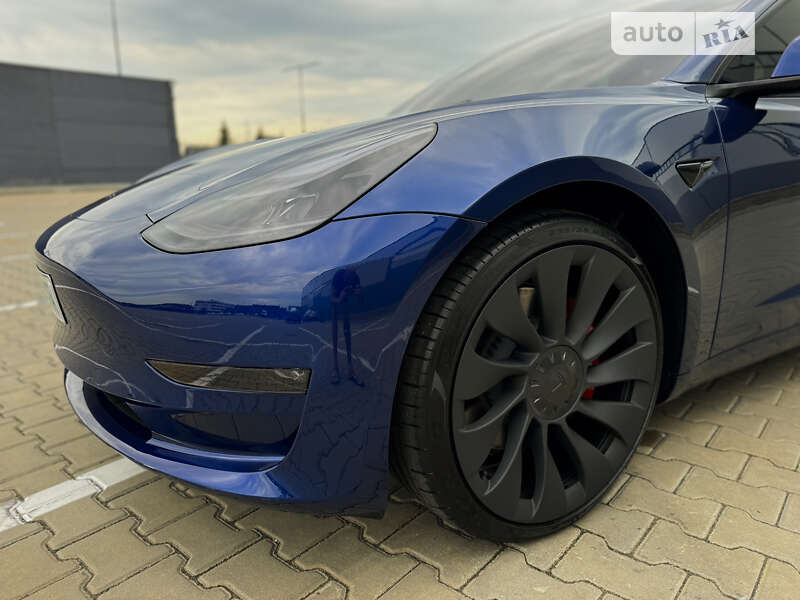 Седан Tesla Model 3 2023 в Ивано-Франковске