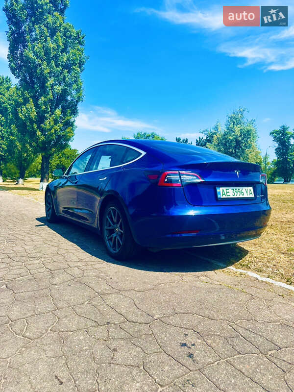 Седан Tesla Model 3 2018 в Каменском