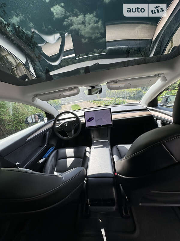 Седан Tesla Model 3 2022 в Києві