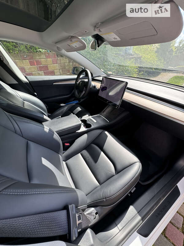 Седан Tesla Model 3 2022 в Києві