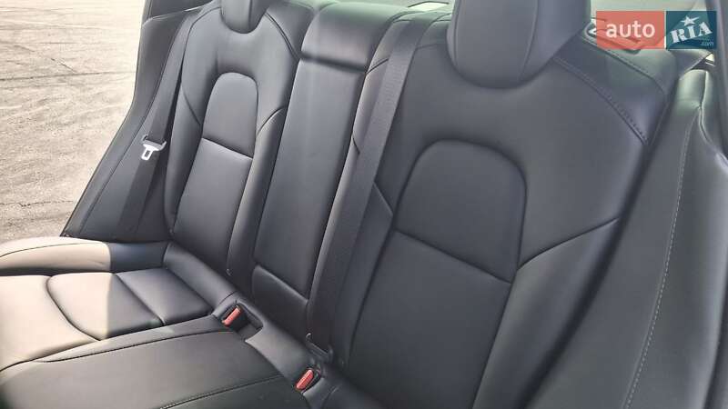 Седан Tesla Model 3 2021 в Полтаве