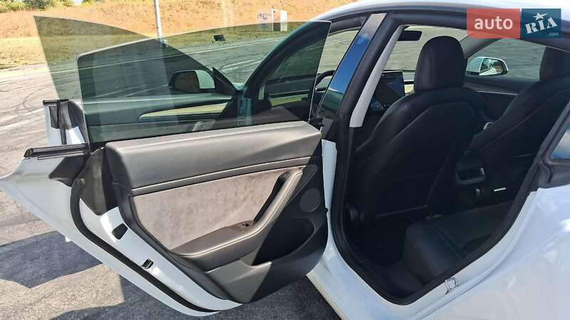 Седан Tesla Model 3 2021 в Полтаве