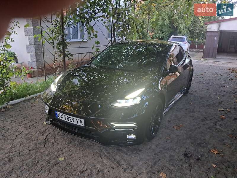 Седан Tesla Model 3 2021 в Каменец-Подольском