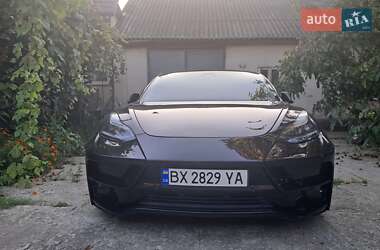 Седан Tesla Model 3 2021 в 