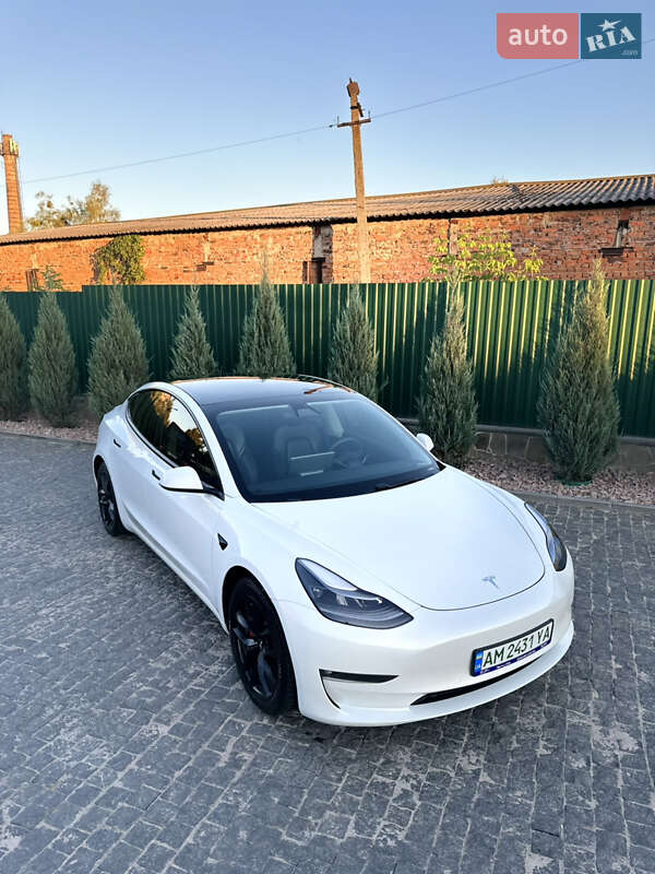 Седан Tesla Model 3 2020 в Києві