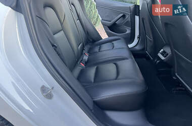 Седан Tesla Model 3 2020 в Киеве