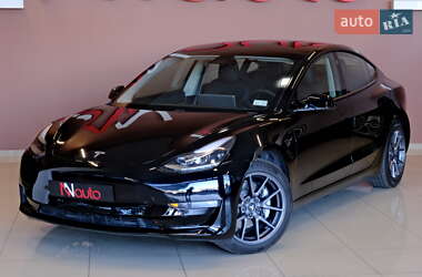 Седан Tesla Model 3 2021 в 