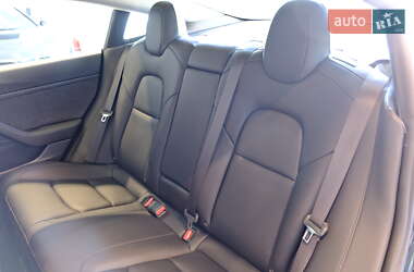 Седан Tesla Model 3 2021 в 